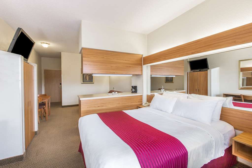 Quality Inn & Suites Robbinsville Zimmer foto
